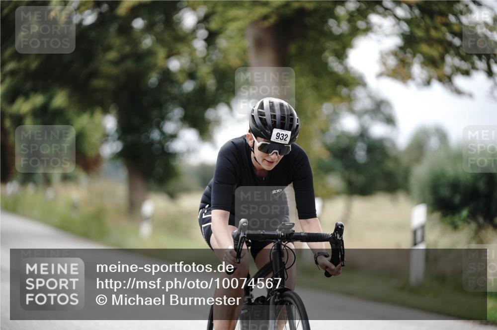 30.08.2026 - Elbe Triathlon Hamburg Michael Burmester http://msf.ph/oto/10074567 30.08.2026 10:50:14 Radfahren 833, 932, 1006, 1017, 1145, 1295, 1621 meine-sportfotos.de