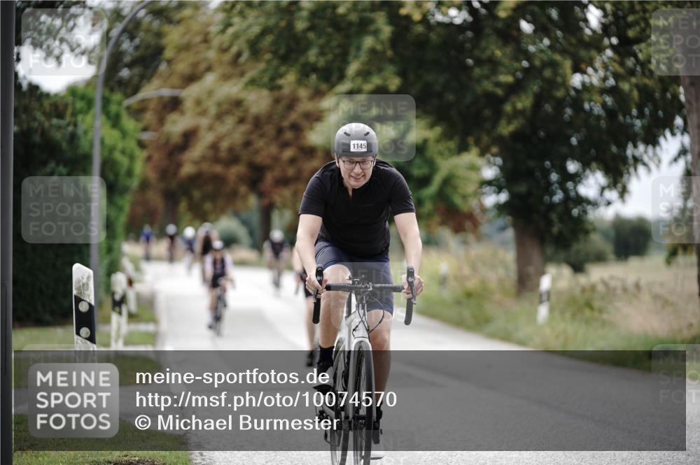 30.08.2026 - Elbe Triathlon Hamburg Michael Burmester http://msf.ph/oto/10074570 30.08.2026 10:50:16 Radfahren 833, 932, 1006, 1145, 1346, 1621 meine-sportfotos.de
