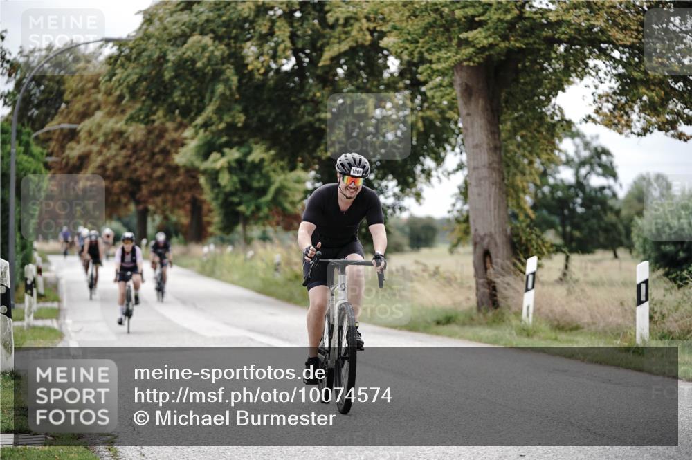 30.08.2026 - Elbe Triathlon Hamburg Michael Burmester http://msf.ph/oto/10074574 30.08.2026 10:50:18 Radfahren 833, 1006, 1145, 1204, 1346, 1621 meine-sportfotos.de