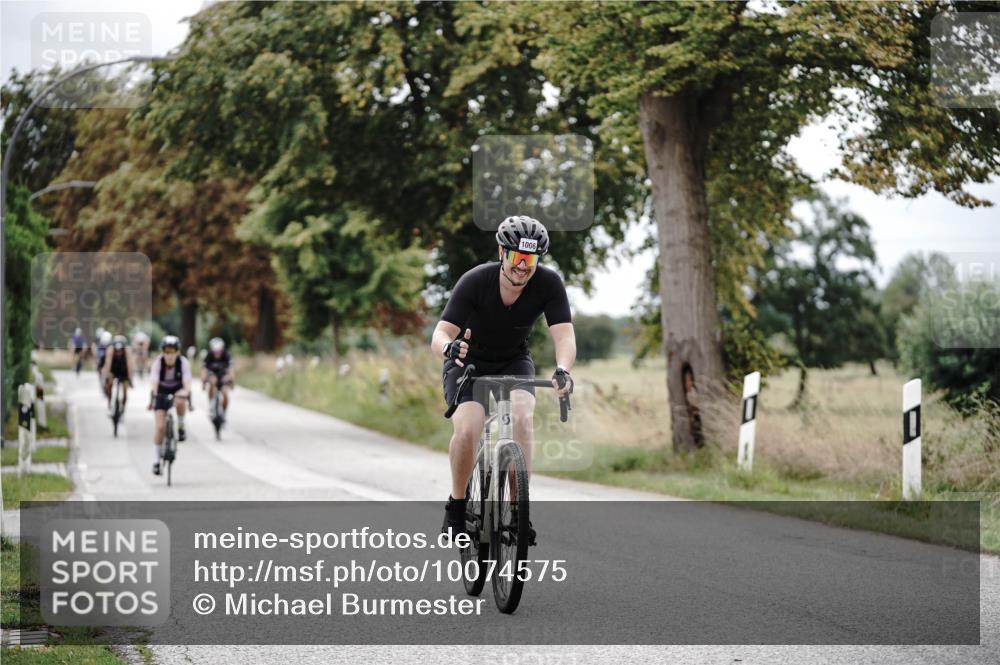 30.08.2026 - Elbe Triathlon Hamburg Michael Burmester http://msf.ph/oto/10074575 30.08.2026 10:50:18 Radfahren 833, 1006, 1145, 1204, 1346, 1621 meine-sportfotos.de