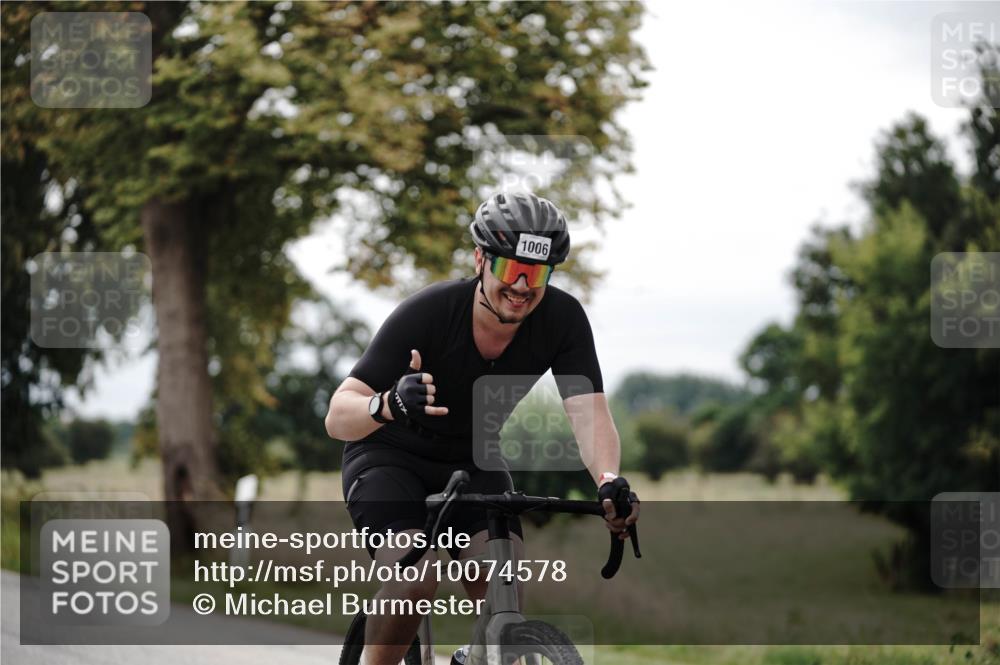 30.08.2026 - Elbe Triathlon Hamburg Michael Burmester http://msf.ph/oto/10074578 30.08.2026 10:50:19 Radfahren 803, 833, 1006, 1145, 1204, 1346, 1621 meine-sportfotos.de