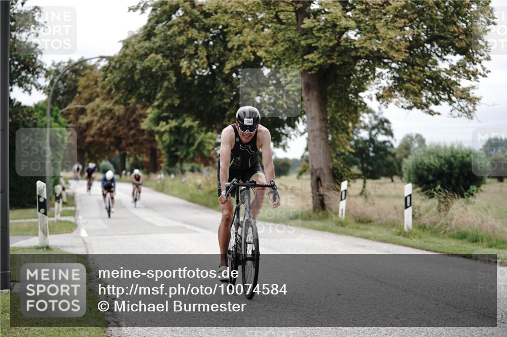 30.08.2026 - Elbe Triathlon Hamburg Michael Burmester http://msf.ph/oto/10074584 30.08.2026 10:50:23 Radfahren 803, 833, 897, 1204, 1346, 1621 meine-sportfotos.de