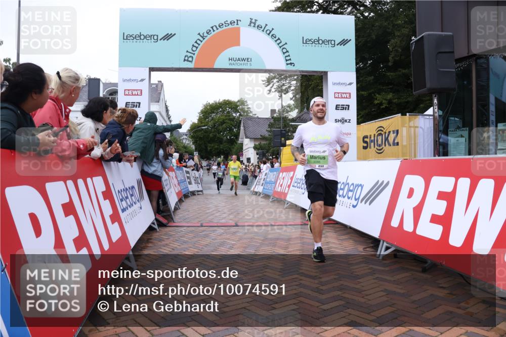 30.08.2026 - Blankeneser Heldenlauf Lena Gebhardt http://msf.ph/oto/10074591 30.08.2026 10:24:41 Ziel 5008, 5086, 5087, 5137, 5309, 5443 meine-sportfotos.de