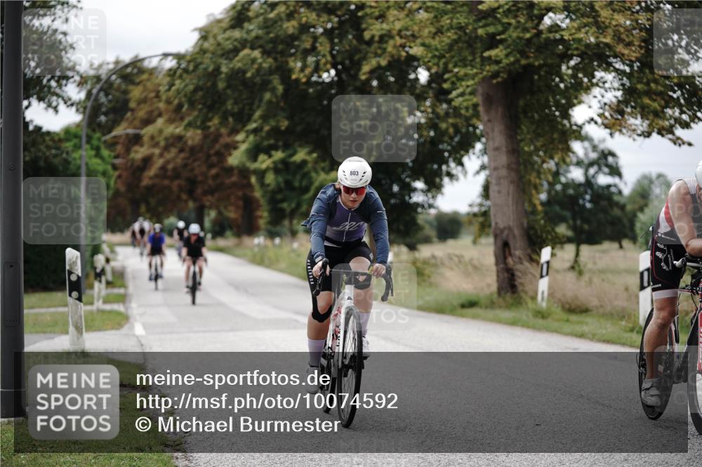 30.08.2026 - Elbe Triathlon Hamburg Michael Burmester http://msf.ph/oto/10074592 30.08.2026 10:50:26 Radfahren 803, 897, 999, 1044, 1204 meine-sportfotos.de