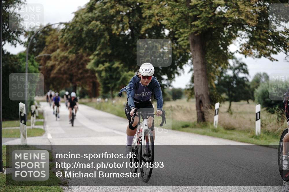 30.08.2026 - Elbe Triathlon Hamburg Michael Burmester http://msf.ph/oto/10074593 30.08.2026 10:50:26 Radfahren 803, 897, 999, 1044, 1204 meine-sportfotos.de