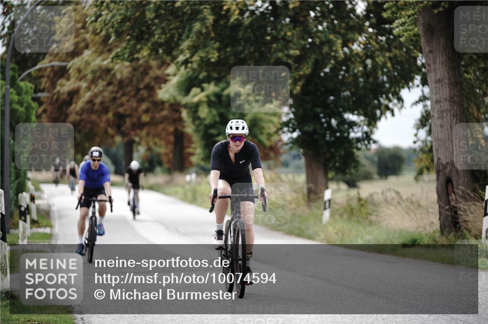 30.08.2026 - Elbe Triathlon Hamburg Michael Burmester http://msf.ph/oto/10074594 30.08.2026 10:50:29 Radfahren 803, 897, 999, 1044, 1069, 1319 meine-sportfotos.de