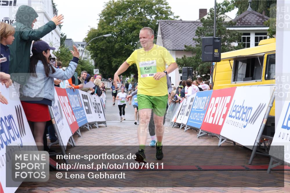 30.08.2026 - Blankeneser Heldenlauf Lena Gebhardt http://msf.ph/oto/10074611 30.08.2026 10:24:44 Ziel 5086, 5087, 5443 meine-sportfotos.de