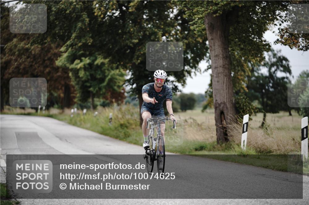 30.08.2026 - Elbe Triathlon Hamburg Michael Burmester http://msf.ph/oto/10074625 30.08.2026 10:50:46 Radfahren 1121, 1307 meine-sportfotos.de
