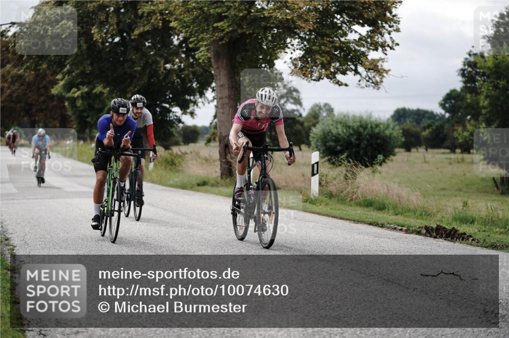 30.08.2026 - Elbe Triathlon Hamburg Michael Burmester http://msf.ph/oto/10074630 30.08.2026 10:51:01 Radfahren 1009, 1025, 1071, 1298, 1303, 1341 meine-sportfotos.de