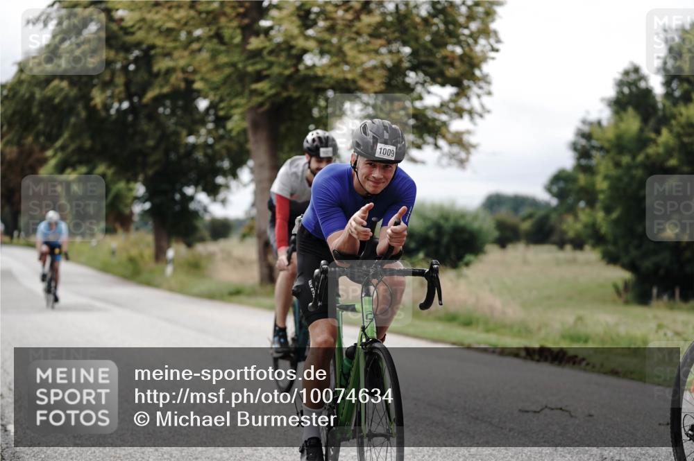30.08.2026 - Elbe Triathlon Hamburg Michael Burmester http://msf.ph/oto/10074634 30.08.2026 10:51:02 Radfahren 1009, 1025, 1071, 1100, 1298, 1303, 1341 meine-sportfotos.de
