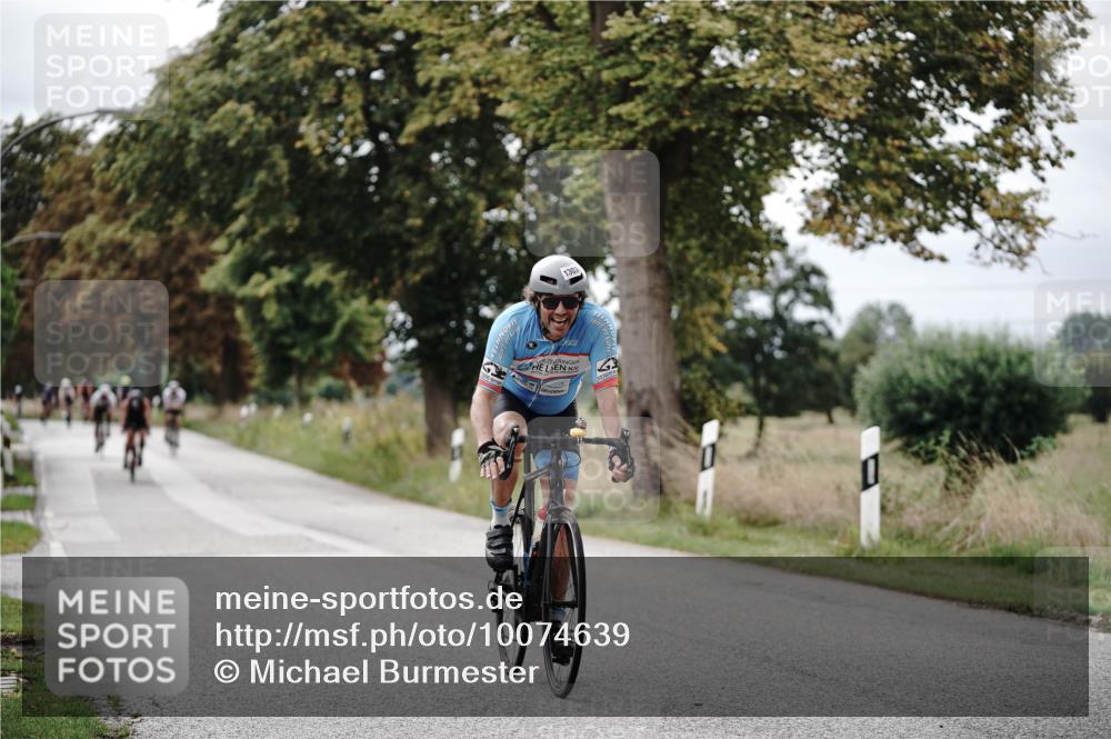 30.08.2026 - Elbe Triathlon Hamburg Michael Burmester http://msf.ph/oto/10074639 30.08.2026 10:51:03 Radfahren 1009, 1025, 1071, 1100, 1298, 1303, 1341 meine-sportfotos.de