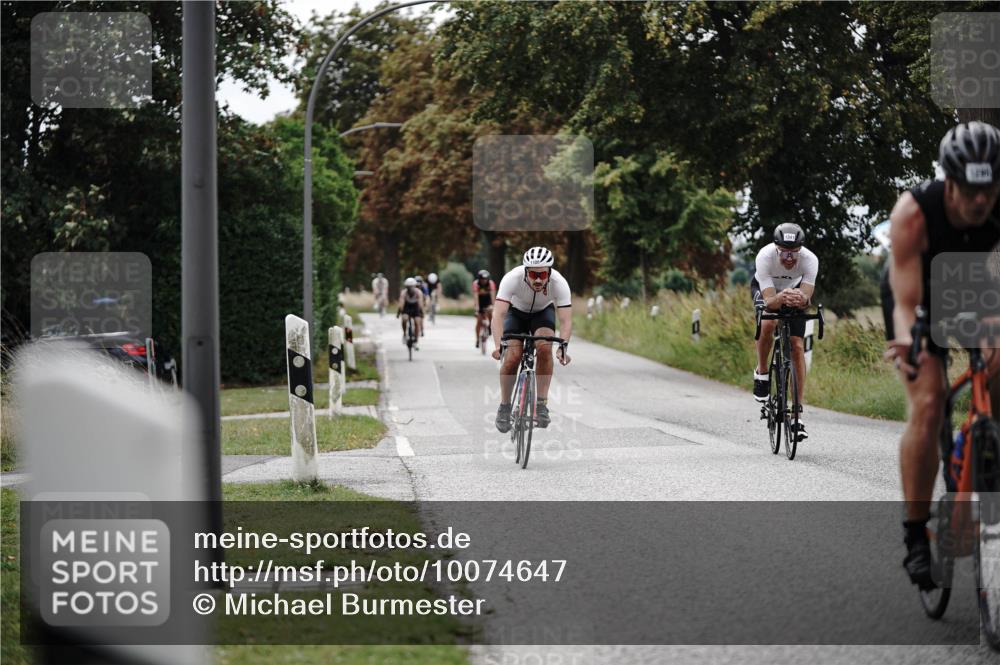 30.08.2026 - Elbe Triathlon Hamburg Michael Burmester http://msf.ph/oto/10074647 30.08.2026 10:51:08 Radfahren 943, 988, 1100, 1273, 1298, 1341, 1347 meine-sportfotos.de