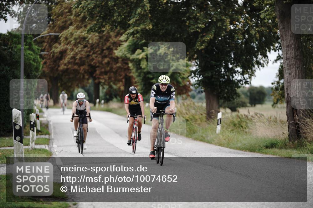 30.08.2026 - Elbe Triathlon Hamburg Michael Burmester http://msf.ph/oto/10074652 30.08.2026 10:51:12 Radfahren 943, 988, 1100, 1273, 1305, 1347 meine-sportfotos.de
