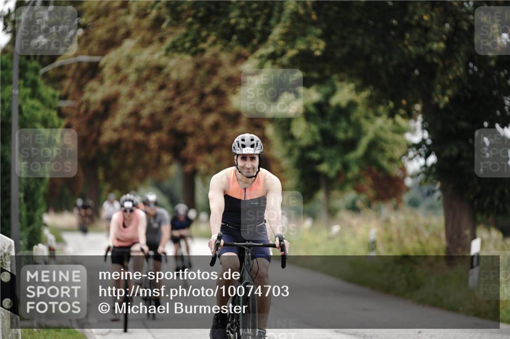 30.08.2026 - Elbe Triathlon Hamburg Michael Burmester http://msf.ph/oto/10074703 30.08.2026 10:51:50 Radfahren 901, 1022, 1033, 1101, 1104, 1171, 1264, 1354 meine-sportfotos.de