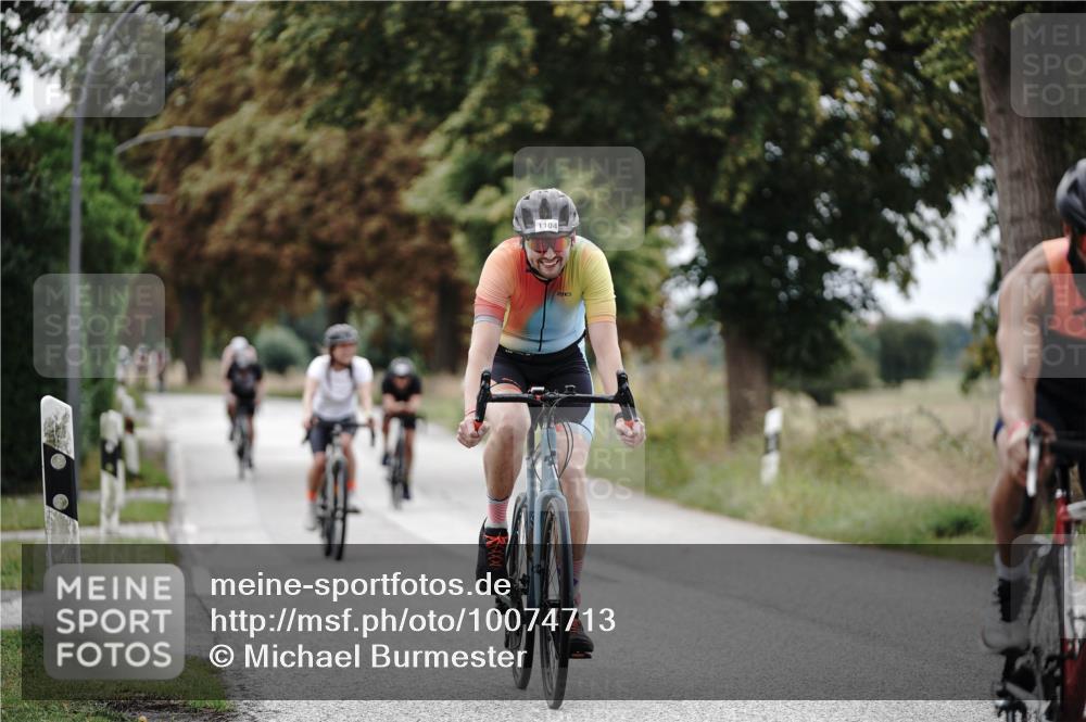 30.08.2026 - Elbe Triathlon Hamburg Michael Burmester http://msf.ph/oto/10074713 30.08.2026 10:51:57 Radfahren 912, 1033, 1074, 1101, 1104, 1216, 1264, 1302 meine-sportfotos.de