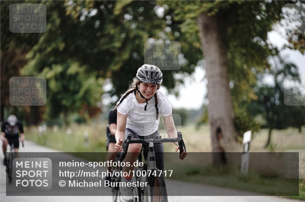 30.08.2026 - Elbe Triathlon Hamburg Michael Burmester http://msf.ph/oto/10074717 30.08.2026 10:52:00 Radfahren 912, 1074, 1101, 1104, 1216, 1302 meine-sportfotos.de