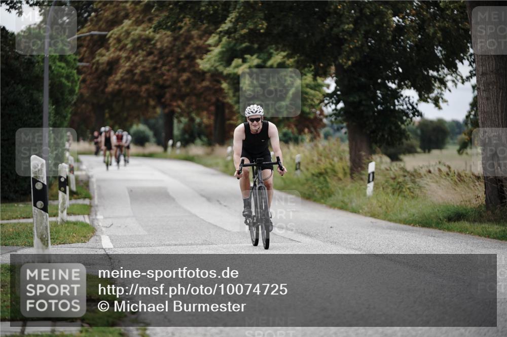 30.08.2026 - Elbe Triathlon Hamburg Michael Burmester http://msf.ph/oto/10074725 30.08.2026 10:52:03 Radfahren 1074, 1216, 1242, 1302, 1310, 1325 meine-sportfotos.de