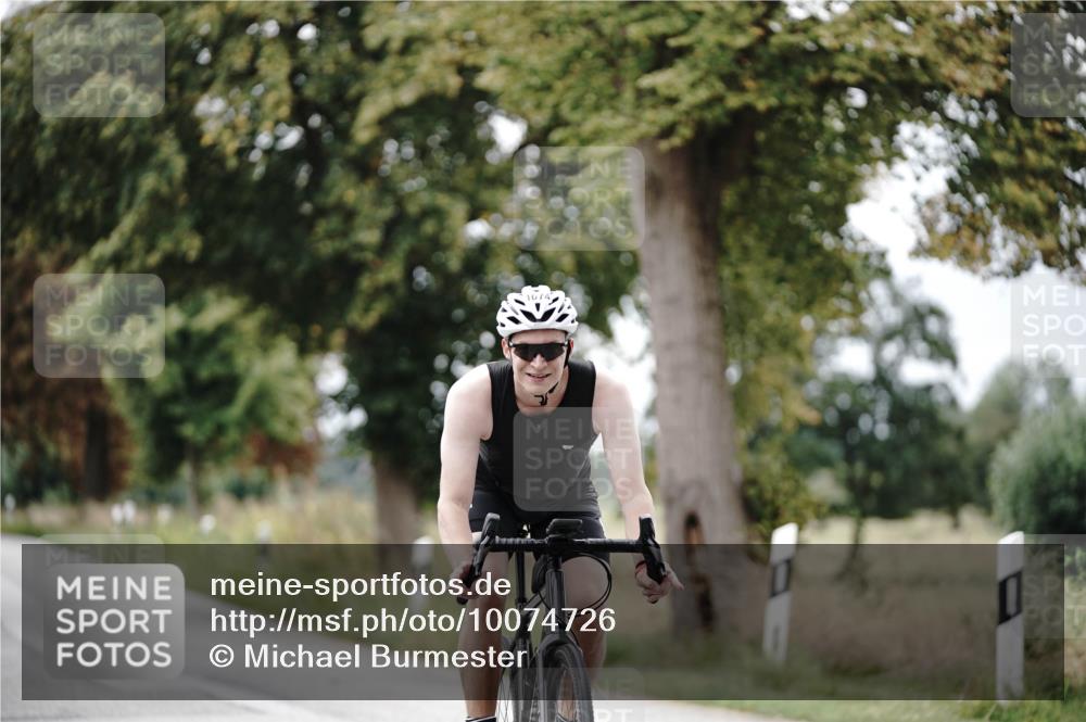 30.08.2026 - Elbe Triathlon Hamburg Michael Burmester http://msf.ph/oto/10074726 30.08.2026 10:52:05 Radfahren 947, 1074, 1242, 1310, 1325 meine-sportfotos.de