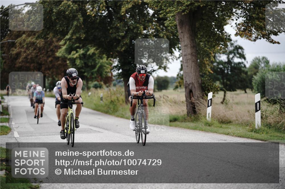 30.08.2026 - Elbe Triathlon Hamburg Michael Burmester http://msf.ph/oto/10074729 30.08.2026 10:52:10 Radfahren 947, 1242, 1258, 1278, 1287, 1310, 1311, 1325 meine-sportfotos.de