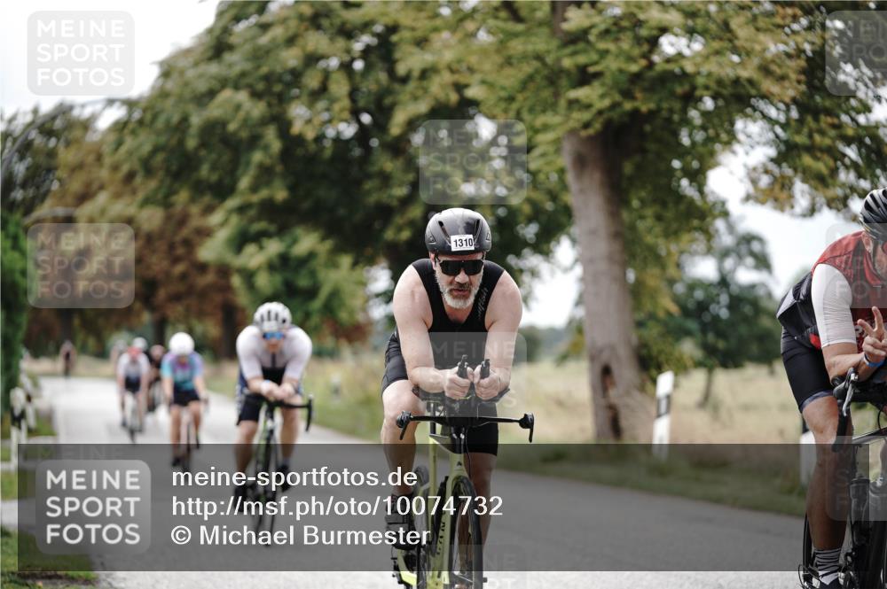 30.08.2026 - Elbe Triathlon Hamburg Michael Burmester http://msf.ph/oto/10074732 30.08.2026 10:52:11 Radfahren 947, 1242, 1258, 1278, 1287, 1310, 1311, 1325 meine-sportfotos.de
