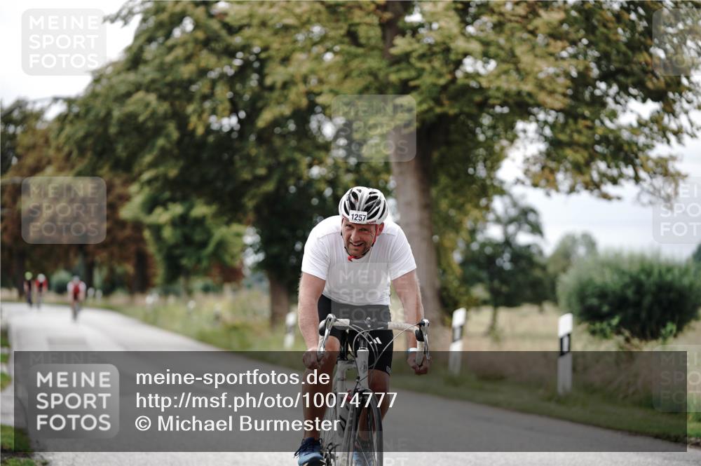 30.08.2026 - Elbe Triathlon Hamburg Michael Burmester http://msf.ph/oto/10074777 30.08.2026 10:52:44 Radfahren 1253, 1257 meine-sportfotos.de