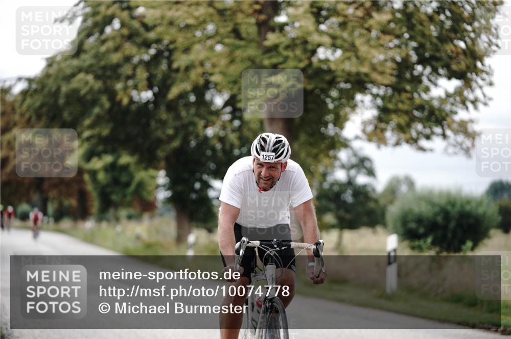 30.08.2026 - Elbe Triathlon Hamburg Michael Burmester http://msf.ph/oto/10074778 30.08.2026 10:52:44 Radfahren 1253, 1257 meine-sportfotos.de