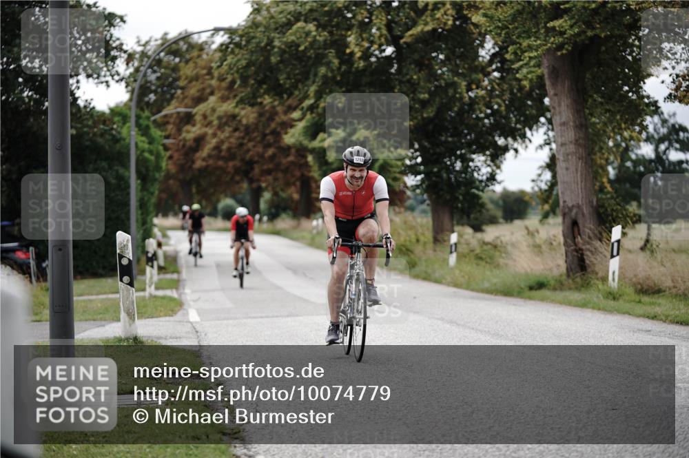 30.08.2026 - Elbe Triathlon Hamburg Michael Burmester http://msf.ph/oto/10074779 30.08.2026 10:52:51 Radfahren 1119, 1253, 1299 meine-sportfotos.de