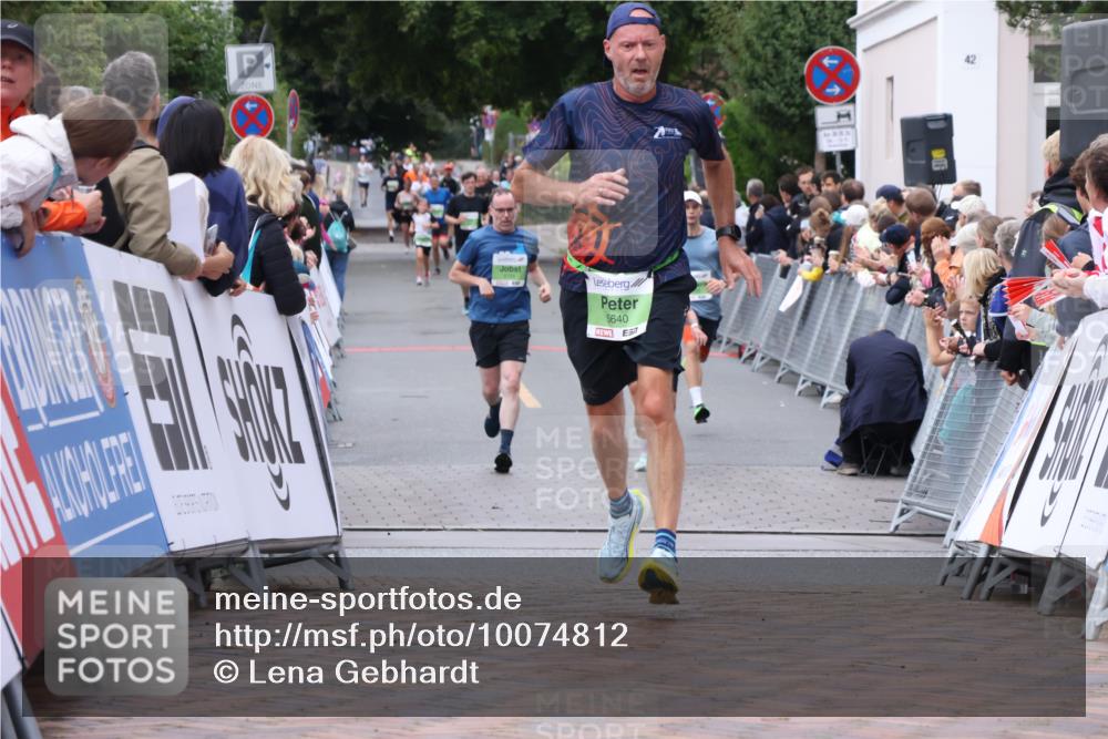 30.08.2026 - Blankeneser Heldenlauf Lena Gebhardt http://msf.ph/oto/10074812 30.08.2026 10:25:16 Ziel 5168, 5428, 5501, 5629, 5640 meine-sportfotos.de