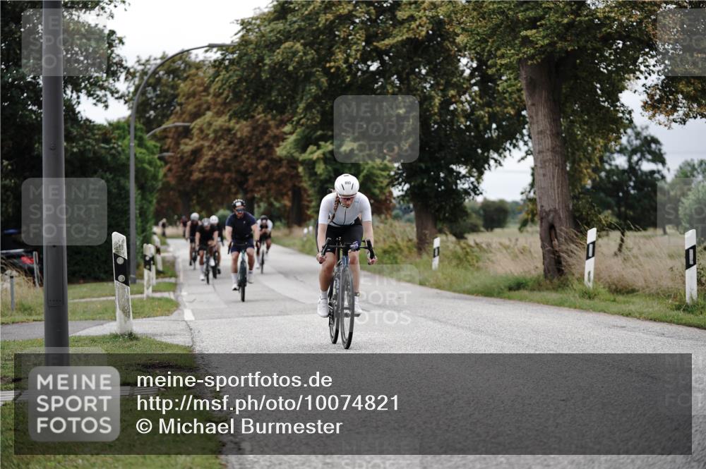 30.08.2026 - Elbe Triathlon Hamburg Michael Burmester http://msf.ph/oto/10074821 30.08.2026 10:53:22 Radfahren 893, 962, 998, 1073, 1210, 1306, 1442 meine-sportfotos.de
