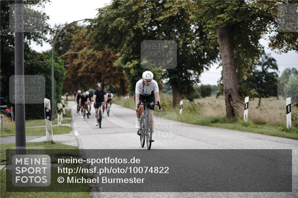 30.08.2026 - Elbe Triathlon Hamburg Michael Burmester http://msf.ph/oto/10074822 30.08.2026 10:53:22 Radfahren 893, 962, 998, 1073, 1210, 1306, 1442 meine-sportfotos.de