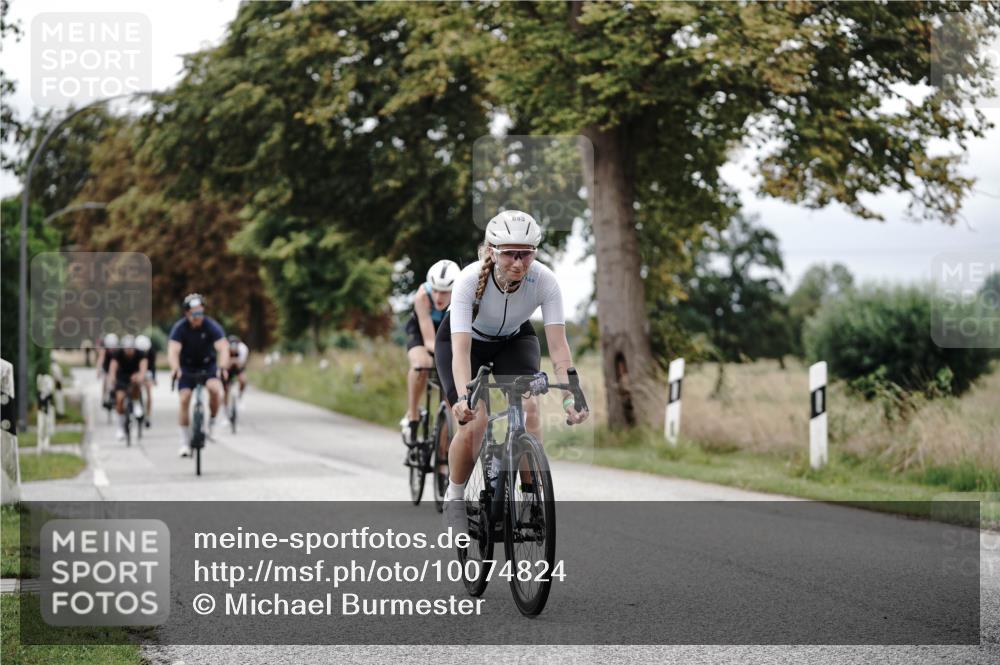30.08.2026 - Elbe Triathlon Hamburg Michael Burmester http://msf.ph/oto/10074824 30.08.2026 10:53:23 Radfahren 893, 962, 998, 1073, 1210, 1306, 1442 meine-sportfotos.de