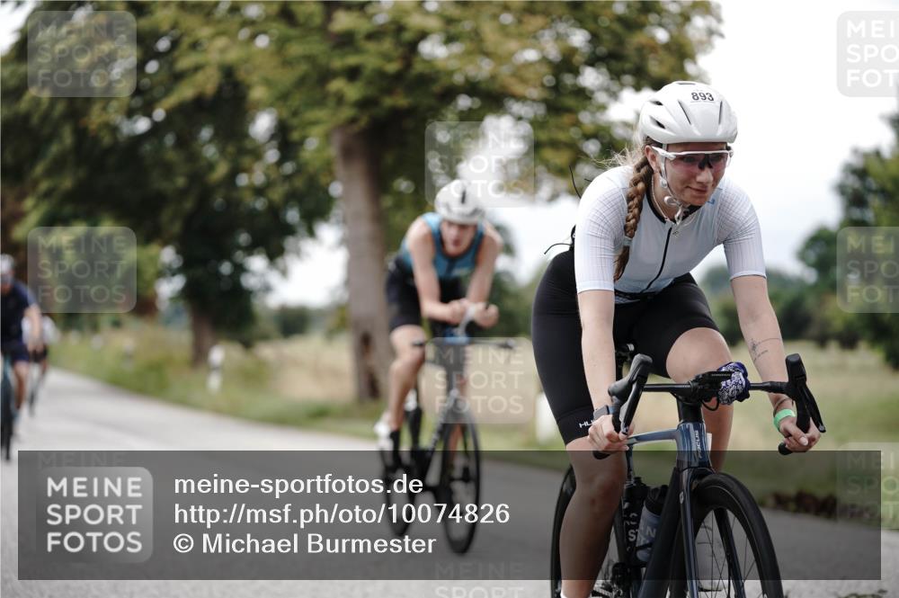 30.08.2026 - Elbe Triathlon Hamburg Michael Burmester http://msf.ph/oto/10074826 30.08.2026 10:53:24 Radfahren 893, 962, 998, 1073, 1210, 1306, 1442 meine-sportfotos.de