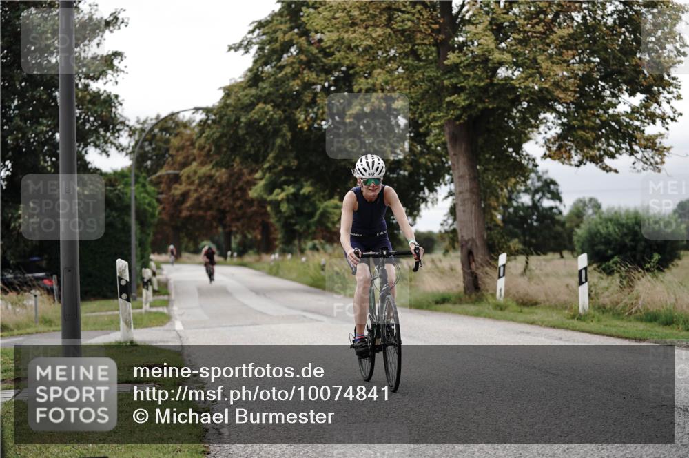 30.08.2026 - Elbe Triathlon Hamburg Michael Burmester http://msf.ph/oto/10074841 30.08.2026 10:53:29 Radfahren 962, 998, 1079, 1265, 1306 meine-sportfotos.de