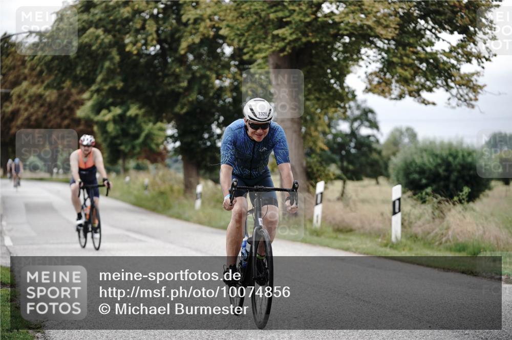 30.08.2026 - Elbe Triathlon Hamburg Michael Burmester http://msf.ph/oto/10074856 30.08.2026 10:53:55 Radfahren 1175, 1326, 1338 meine-sportfotos.de
