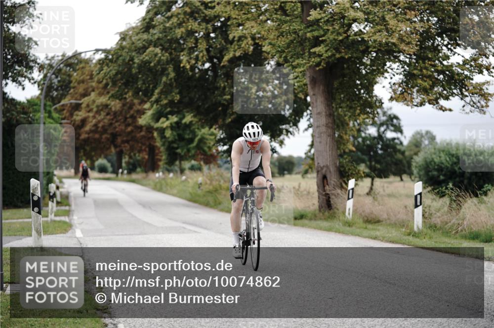 30.08.2026 - Elbe Triathlon Hamburg Michael Burmester http://msf.ph/oto/10074862 30.08.2026 10:54:05 Radfahren 1023, 1296 meine-sportfotos.de
