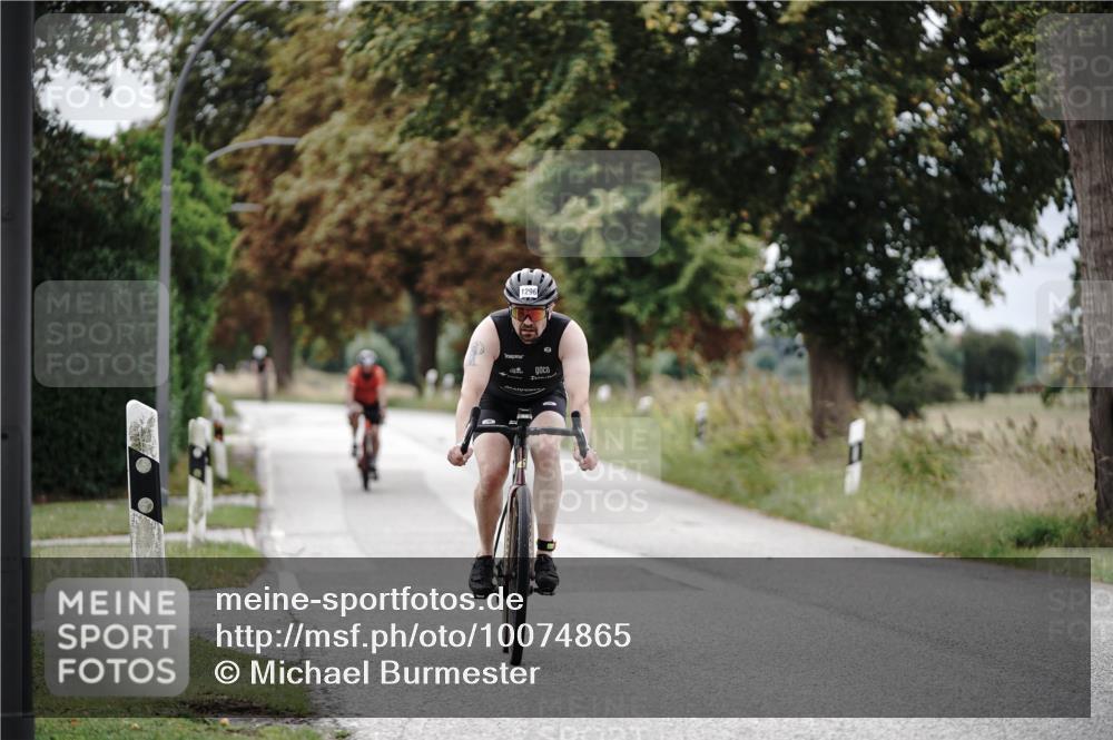 30.08.2026 - Elbe Triathlon Hamburg Michael Burmester http://msf.ph/oto/10074865 30.08.2026 10:54:11 Radfahren 1239, 1296 meine-sportfotos.de