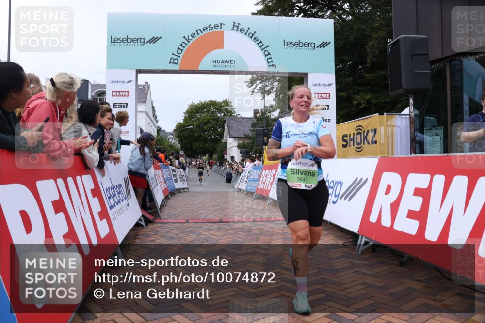30.08.2026 - Blankeneser Heldenlauf Lena Gebhardt http://msf.ph/oto/10074872 30.08.2026 10:25:24 Ziel 5625, 5640, 5641, 5794 meine-sportfotos.de