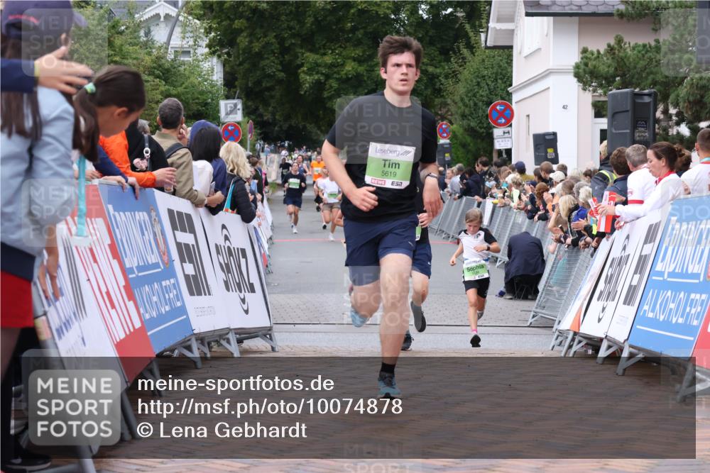 30.08.2026 - Blankeneser Heldenlauf Lena Gebhardt http://msf.ph/oto/10074878 30.08.2026 10:25:29 Ziel 5619, 5625, 5641, 5794 meine-sportfotos.de