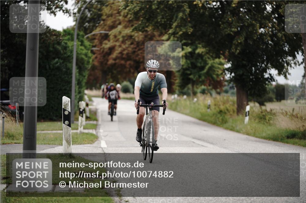 30.08.2026 - Elbe Triathlon Hamburg Michael Burmester http://msf.ph/oto/10074882 30.08.2026 10:54:37 Radfahren 1012 meine-sportfotos.de