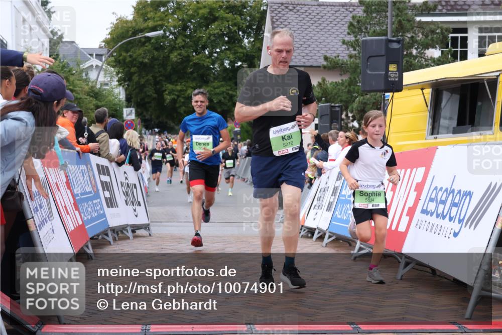 30.08.2026 - Blankeneser Heldenlauf Lena Gebhardt http://msf.ph/oto/10074901 30.08.2026 10:25:33 Ziel 5210, 5214, 5619, 5634 meine-sportfotos.de