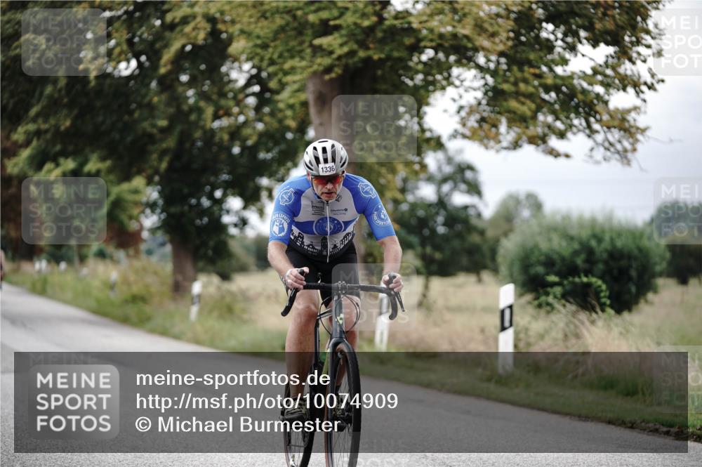 30.08.2026 - Elbe Triathlon Hamburg Michael Burmester http://msf.ph/oto/10074909 30.08.2026 10:55:01 Radfahren 1181, 1336, 1350 meine-sportfotos.de