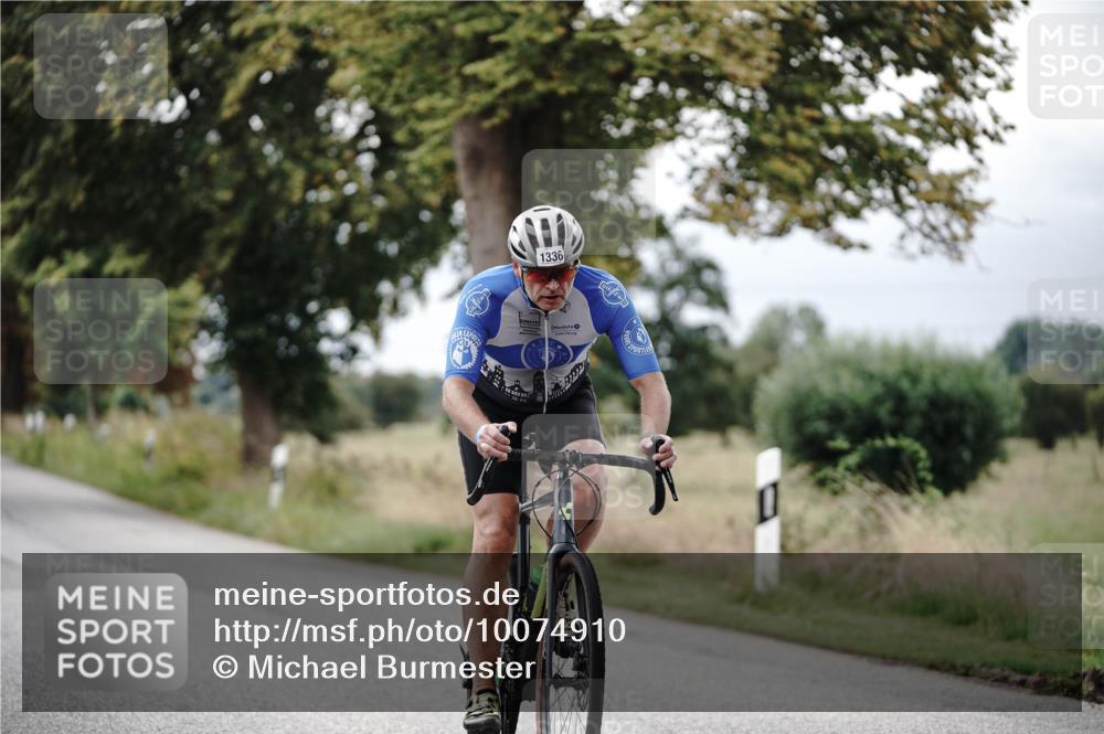 30.08.2026 - Elbe Triathlon Hamburg Michael Burmester http://msf.ph/oto/10074910 30.08.2026 10:55:01 Radfahren 1181, 1336, 1350 meine-sportfotos.de