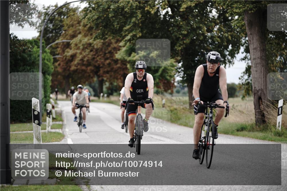 30.08.2026 - Elbe Triathlon Hamburg Michael Burmester http://msf.ph/oto/10074914 30.08.2026 10:55:07 Radfahren 978, 1095, 1181, 1219, 1292, 1350 meine-sportfotos.de