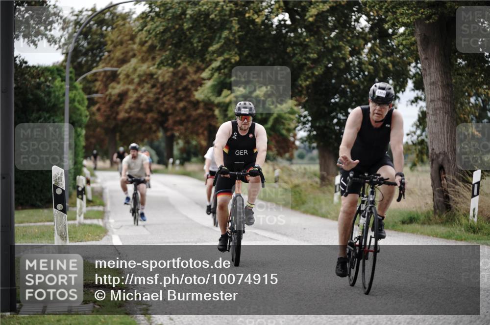 30.08.2026 - Elbe Triathlon Hamburg Michael Burmester http://msf.ph/oto/10074915 30.08.2026 10:55:07 Radfahren 978, 1095, 1181, 1219, 1292, 1350 meine-sportfotos.de
