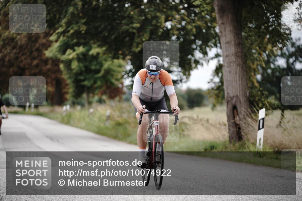 30.08.2026 - Elbe Triathlon Hamburg Michael Burmester http://msf.ph/oto/10074922 30.08.2026 10:55:13 Radfahren 978, 1016, 1095, 1219 meine-sportfotos.de