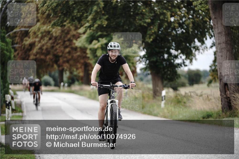 30.08.2026 - Elbe Triathlon Hamburg Michael Burmester http://msf.ph/oto/10074926 30.08.2026 10:55:16 Radfahren 978, 1016, 1166, 1219, 1288 meine-sportfotos.de