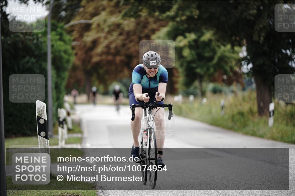 30.08.2026 - Elbe Triathlon Hamburg Michael Burmester http://msf.ph/oto/10074954 30.08.2026 10:55:36 Radfahren 1198, 1238, 1440 meine-sportfotos.de