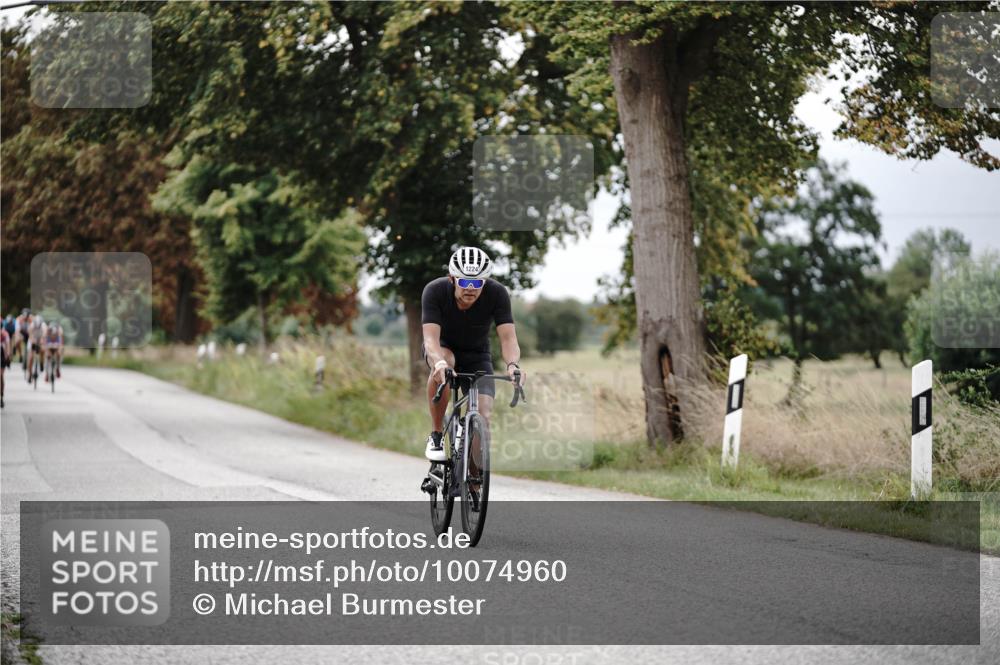 30.08.2026 - Elbe Triathlon Hamburg Michael Burmester http://msf.ph/oto/10074960 30.08.2026 10:55:45 Radfahren 975, 1086, 1224, 1422, 1441 meine-sportfotos.de