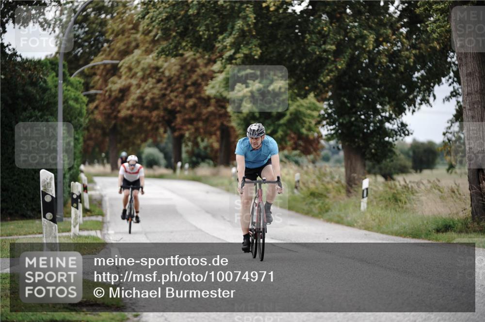 30.08.2026 - Elbe Triathlon Hamburg Michael Burmester http://msf.ph/oto/10074971 30.08.2026 10:55:54 Radfahren 975, 1138, 1206, 1252, 1441 meine-sportfotos.de