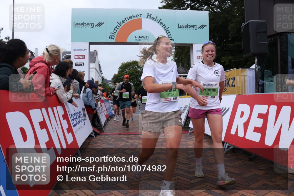 30.08.2026 - Blankeneser Heldenlauf Lena Gebhardt http://msf.ph/oto/10074982 30.08.2026 10:25:42 Ziel 5192, 5210, 5214, 5497, 5588, 5590, 5591, 5634, 5644, 5734, 5870 meine-sportfotos.de